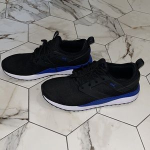 Men’s Puma soft foam black sneaker with royal blue accent- size 11.5